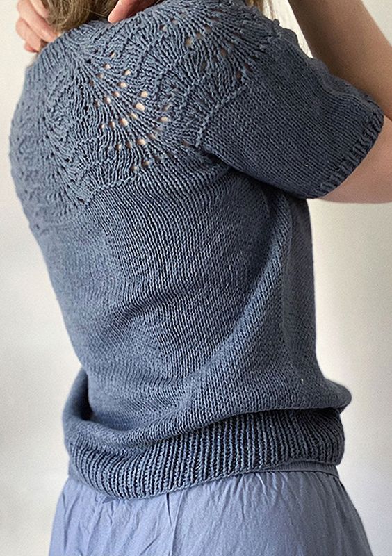 Peacock tee