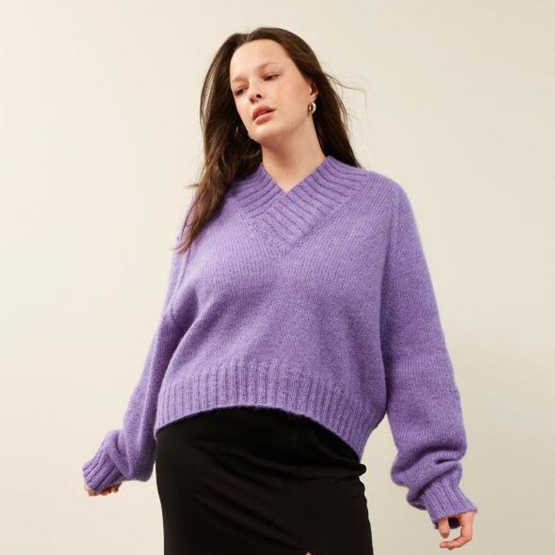 429-3 Niki V-halsgenser oppskrift